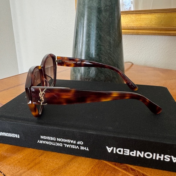 Yves Saint Laurent Tortoiseshell 56mm Gradiant Sunglasses - Picture 5 of 9